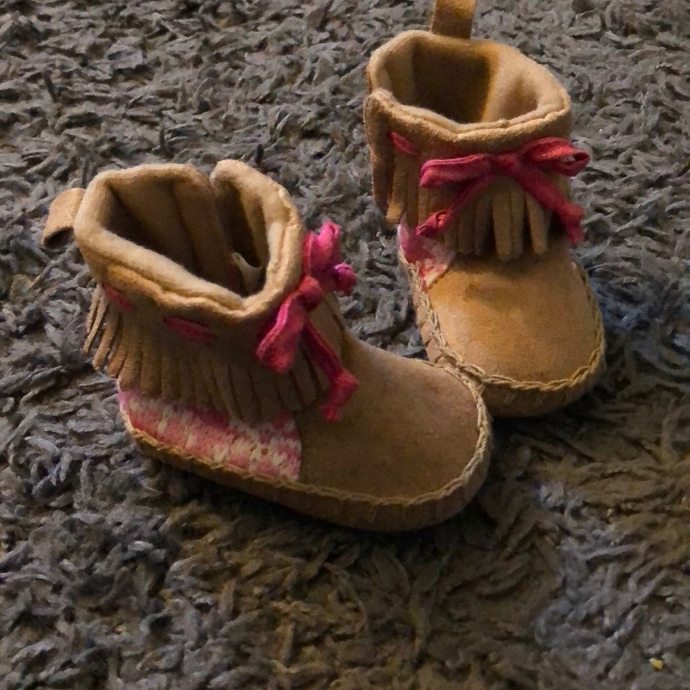 Stepping stones size 3/6 months boots
